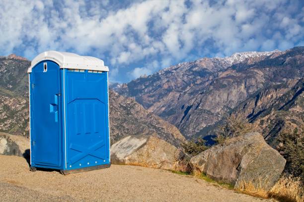 Best Porta potty delivery and setup  in Kenworth, IL